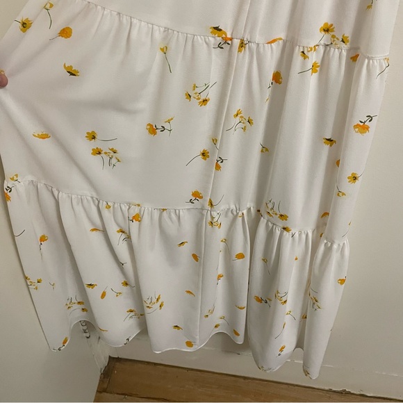 Floral Sleeveless White Dress - Picture 11 of 12